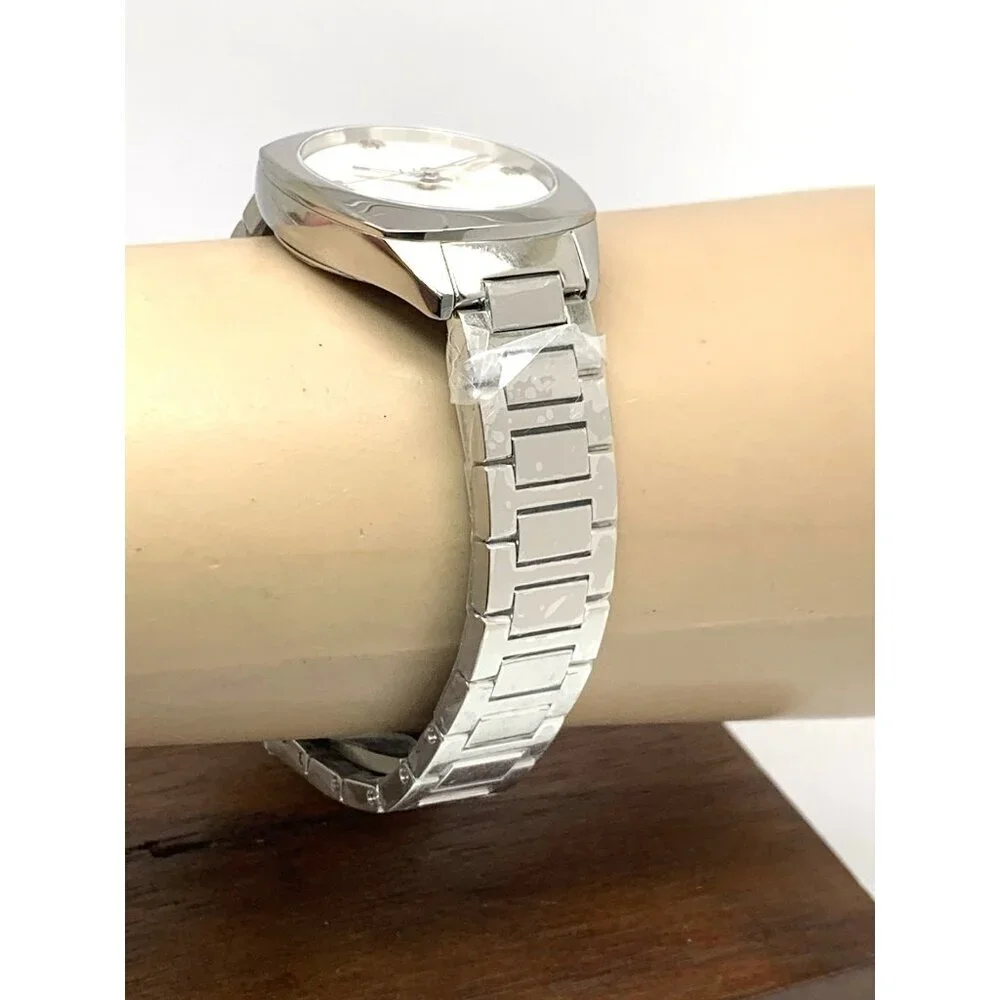Gucci Women's Watch YA142502 Swiss Quartz GG2570 White Dial Silver Steel 29mm